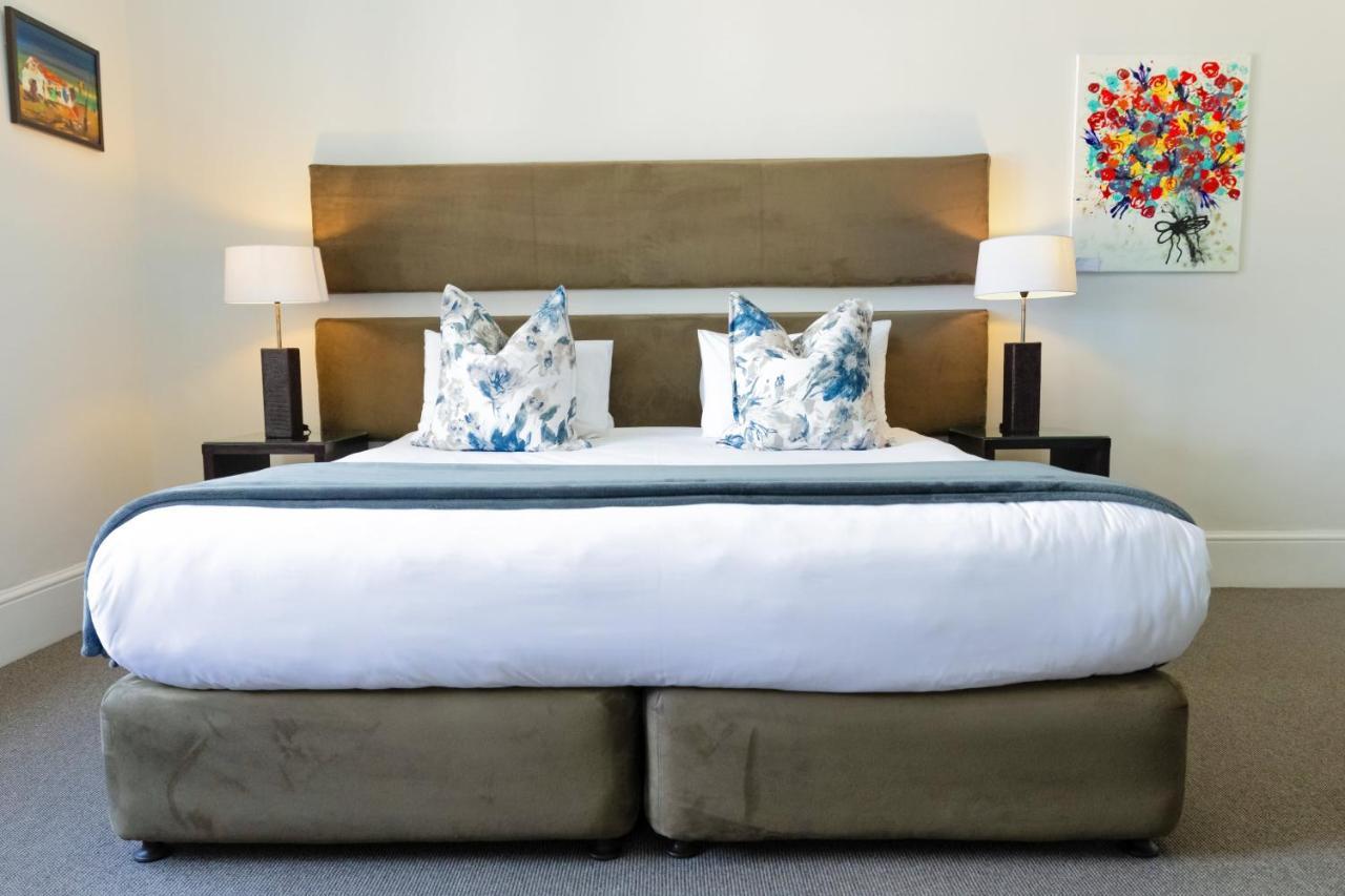 4 On Varneys Guest house 4*