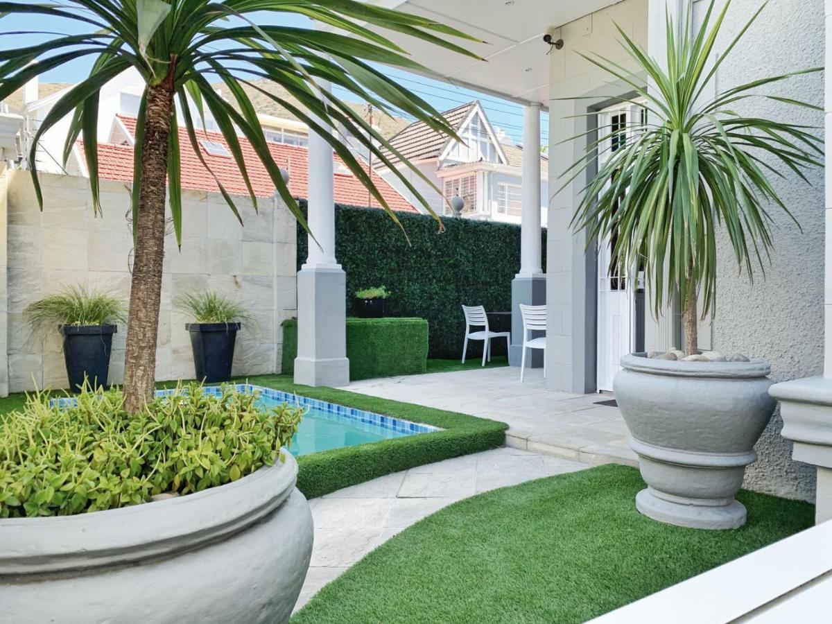 Guest house 4 On Varneys Cape Town